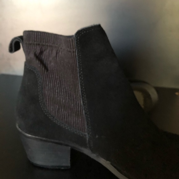 Very volatile Black suede ankle boots - Picture 4 of 4